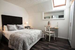 Отели типа «постель и завтрак» Maddens Bridge Bar & Guesthouse Бандоран Стандартный двухместный номер с 1 кроватью-1